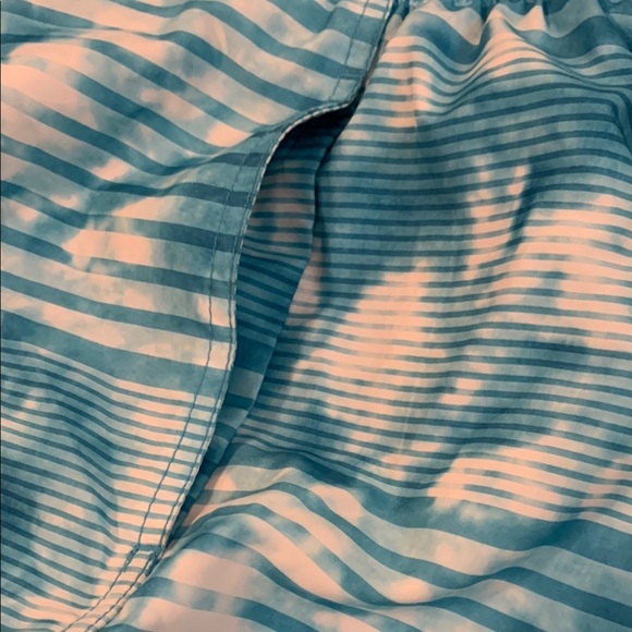 Speedo Blue and White Board Shorts with Tie-Dye Effect Size Large - Picture 7 of 7